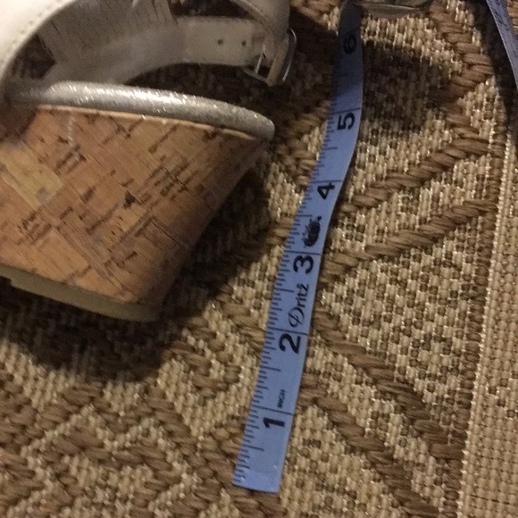 Girls Wonder Nation Strappy Faux Cork Sandals Size 4 - Picture 9 of 9